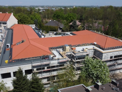 Szkoła Podstawowa nr 124 przy ul. Sucharskiego - trwa rozbudowa 