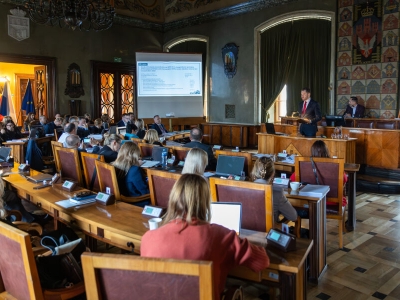 Budżet Krakowa na 2026 rok – prezydencki projekt w rękach radnych. W przeglądzie najważniejszych inwestycji jest infrastruktura oświatowa