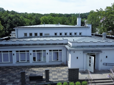 Samorządowe Przedszkole nr 76, ul. Emaus 29 - remont pomieszczenia magazynowego w piwnicy i inne prace remontowe, remont dachu