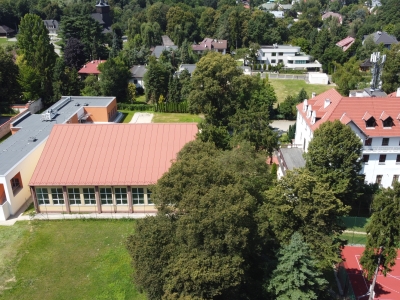 Szkoła Podstawowa nr 72, al. Modrzewiowa 23 - remont ścian w piwnicy i inne prace remontowe