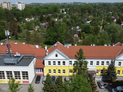 Zespół Szkół Specjalnych nr 6, ul. Ptaszyckiego 9 - likwidacja barier architektonicznych dla osób niepełnosprawnych 