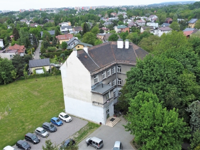 Szkoła Podstawowa nr 124, ul. Sucharskiego 38 - remont dachu
