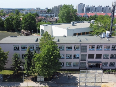 Szkoła Podstawowa nr 40, ul. Pszczelna 13 - kontynuacja remontu instalacji elektrycznej, wymiana rozdzielni elektrycznych 