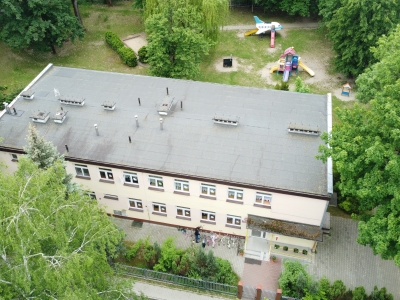 Samorządowe Przedszkole nr 87, ul. Spółdzielców 7 - bezpieczna nawierzchnia w ogrodzie